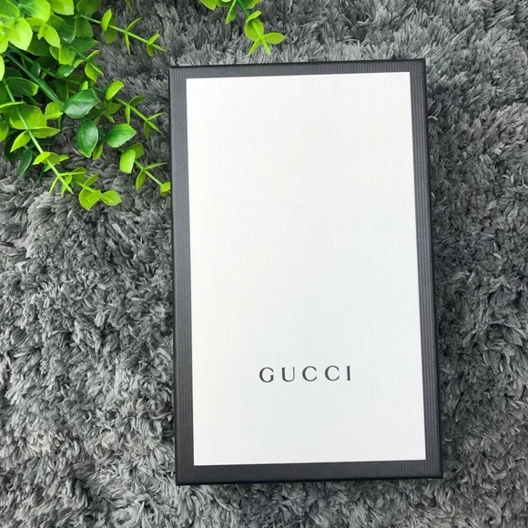 Gucci GG Marmont bifold Wallet Case iPhone 7/8 Case with interior card - Picture 14 of 15